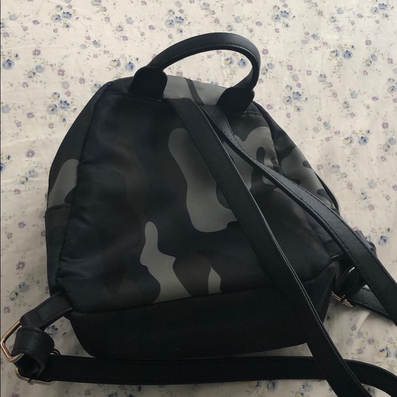 Backpack - Picture 2 of 3